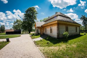 Najlepsze miejsca na aktywny wypoczynek na wysokościach: Zdobywaj szczyty i podziwiaj panoramę