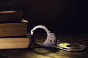 Klasyka kryminału i współczesne thrillery prawnicze – odkryj fascynujące historie na Matfel.pl